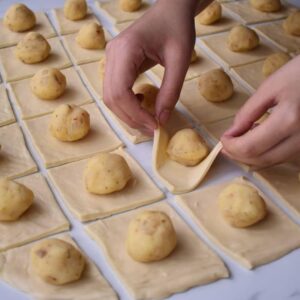 Bugüne Kadar Yediğiniz Börekleri Unutturacak Lezzetli Börek