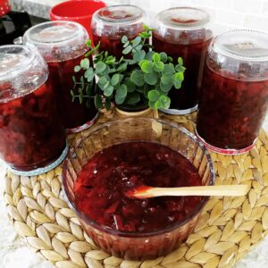 Kıvamı Rengi Ve Tadı Yerinde Ayva Reçeli