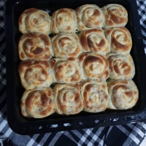 Ev Yapımı Pırasalı Kıymalı Börek