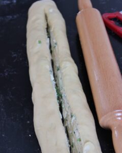 Otlu çörek