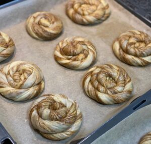 Porsiyonluk Haşhaşlı Bükme Çörek