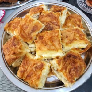 Su Böreği Tadında Sodalı Börek