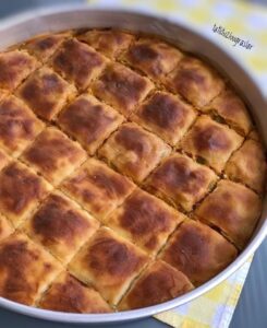 Pırasalı El Açması Börek