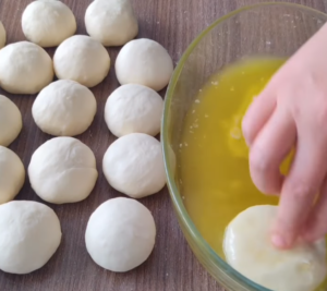 Kolay Ve Lezzetli Börek