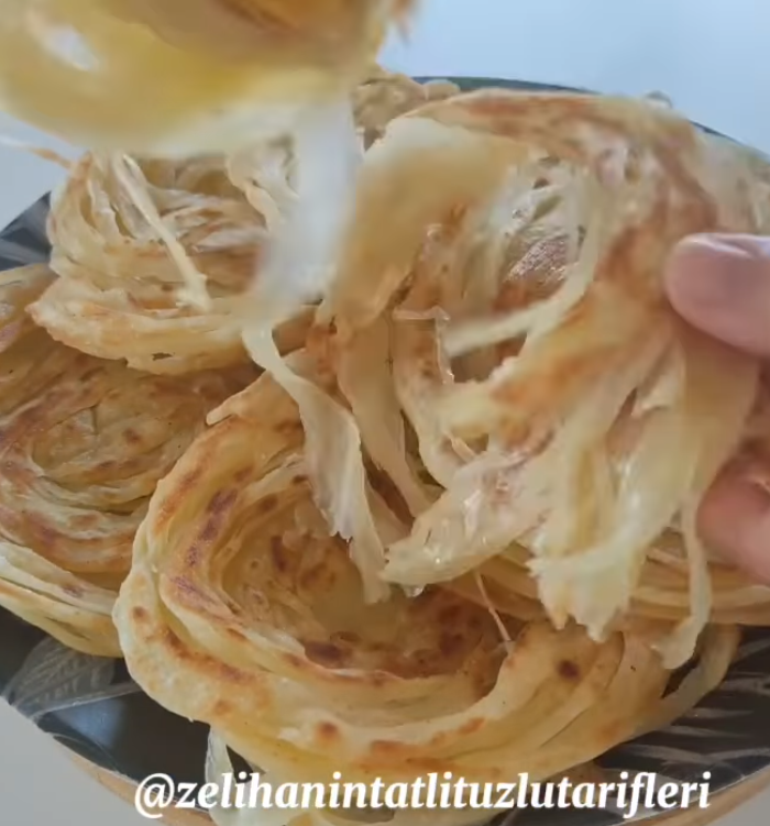 Kat Kat Tel Tel Ayrılan Katmer Oklava Yok Merdane Yok O Kadar Kolay Ki Herkes Yapabilir