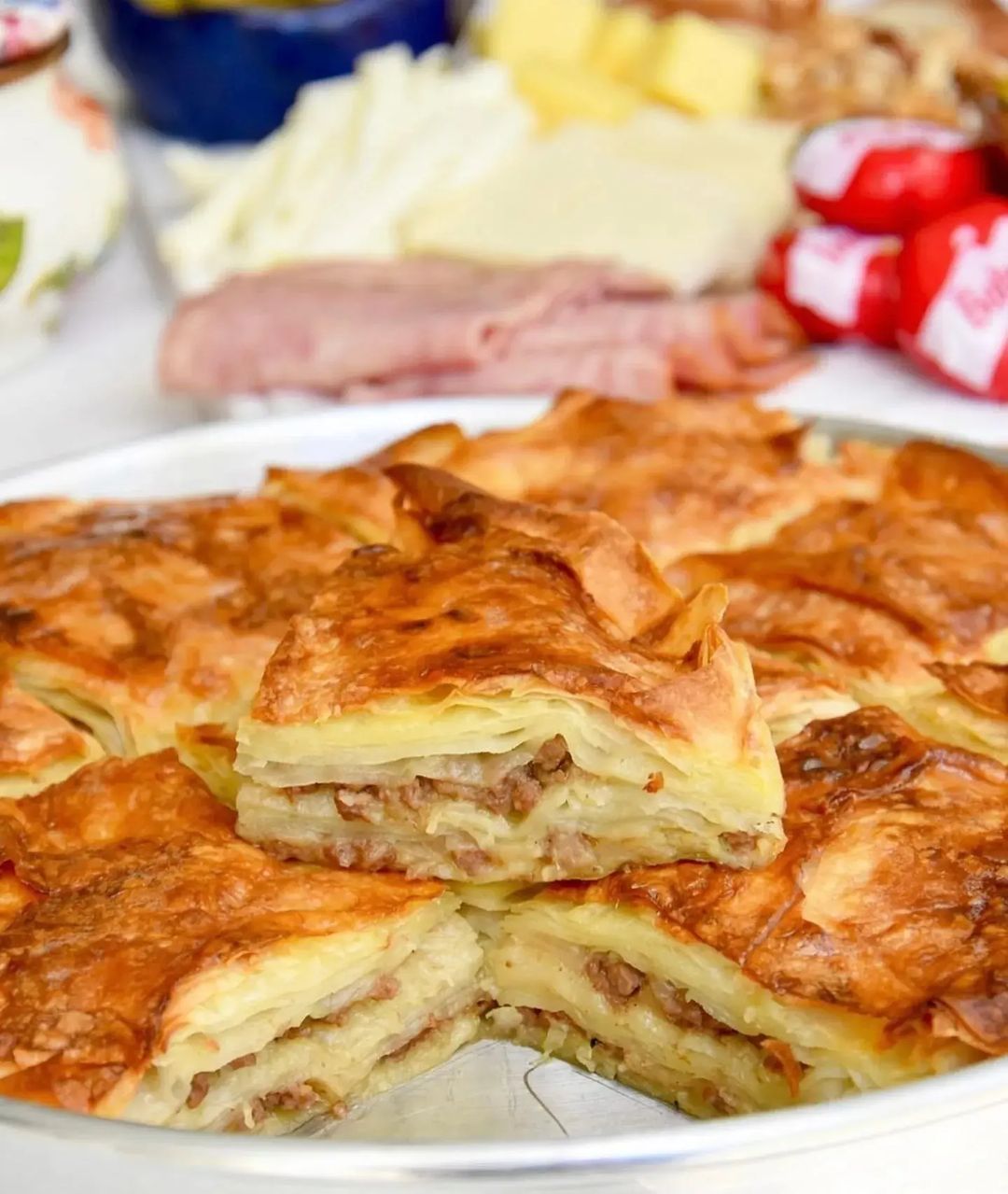 Pratik Kıymalı Börek
