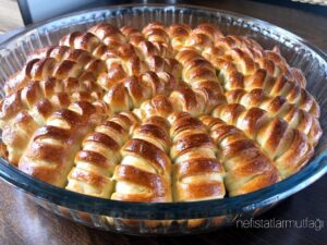 Şekli Şahane Puf Puf Yumuşacık Poğaça Tarifi