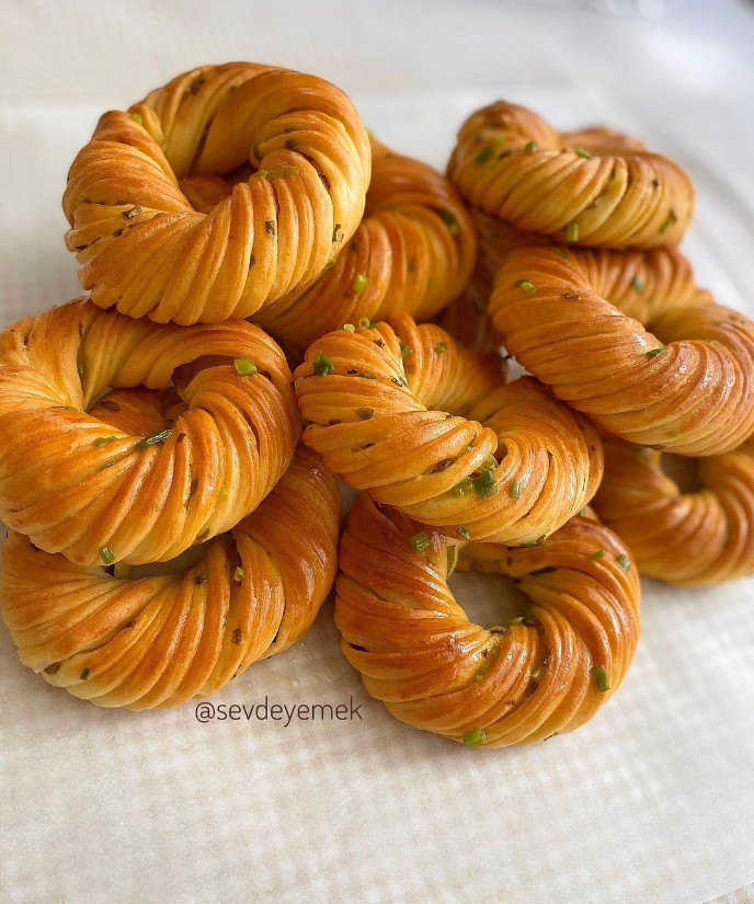 Soslu burma poğaça