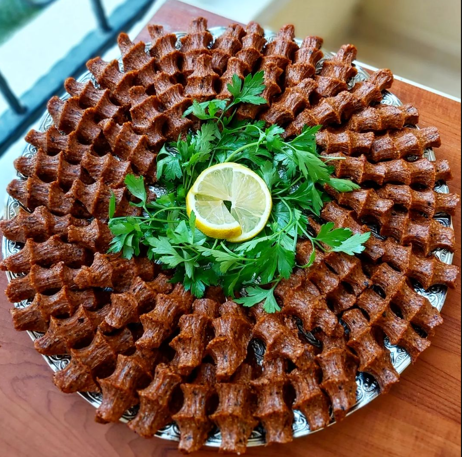 Etsiz kolay çiğ köfte