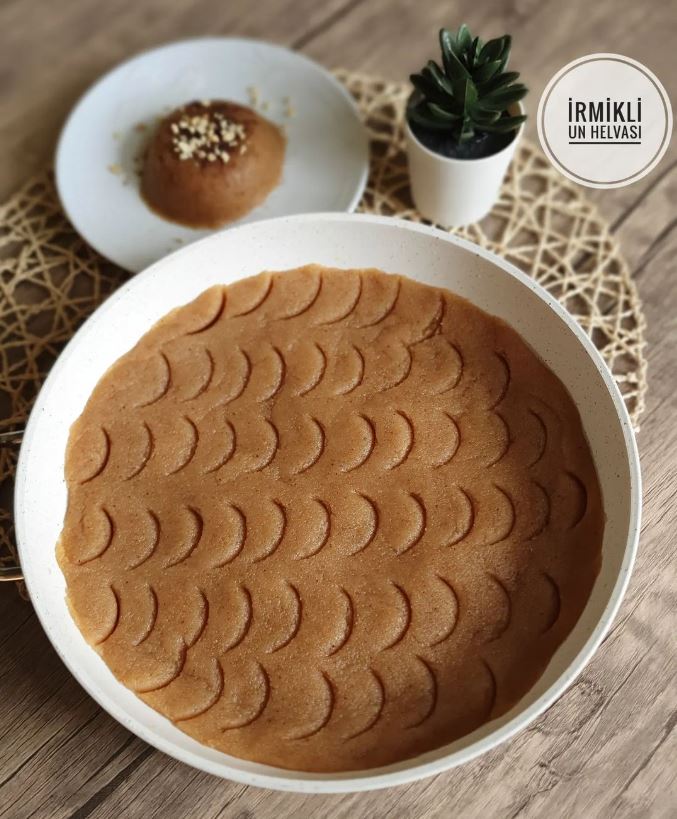 Tam Ölçüsü İle İpek Gibi İrmikli Un Helva
