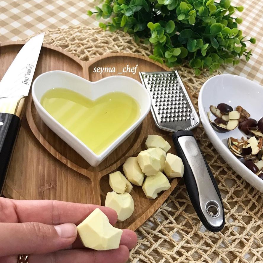Özellikle Kadınların Genç Görünmek Ve Kırışıklık Gidermek İçin İlgi Gösterdiği Tarif