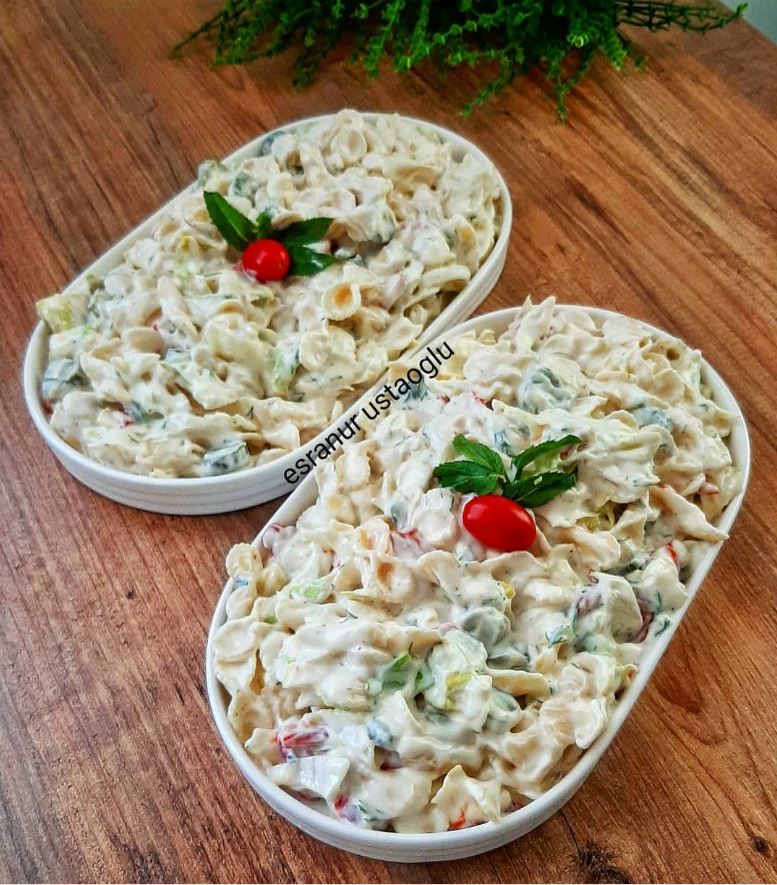 Yoğurtlu Makarna Salatası