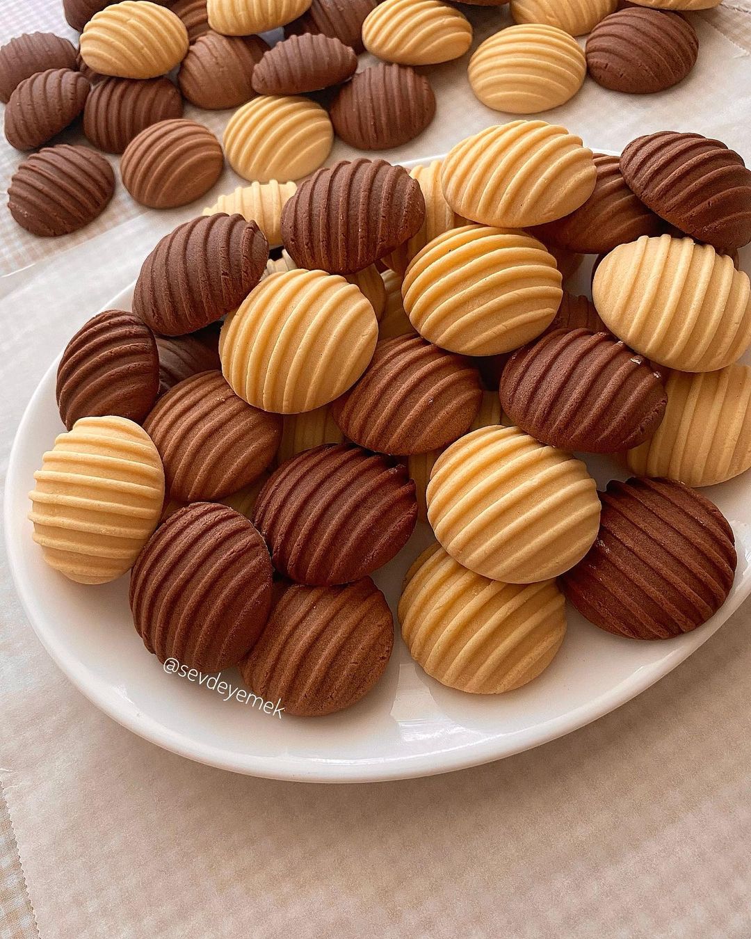 Sade Ve Kakaolu Kurabiye