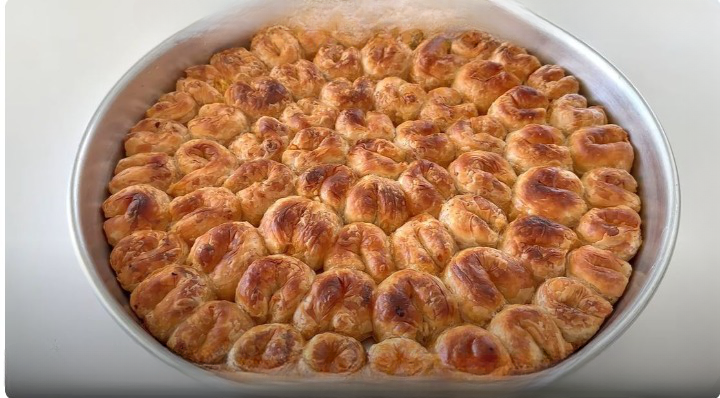 Hamuru Yağın İçine Koyun Bu Tarif Aklınızı Başınızdan Alacak Son Derece Basit ve Lezzetli /Börek