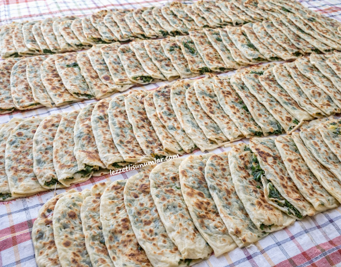 Kalabalık Misafire Özel Katmer Tarifi