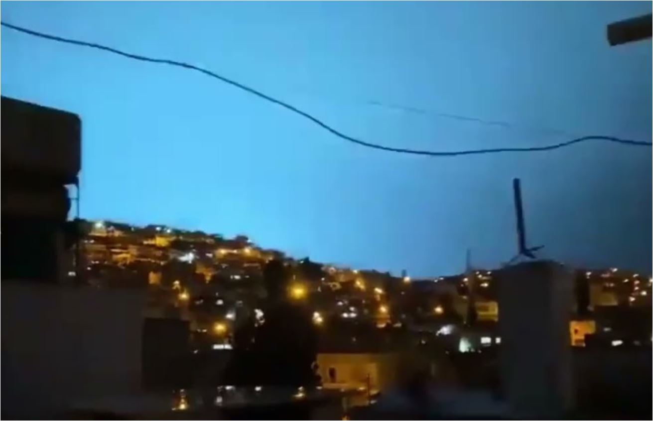 Bu Işığı Görürseniz Evden Ç-ıkın